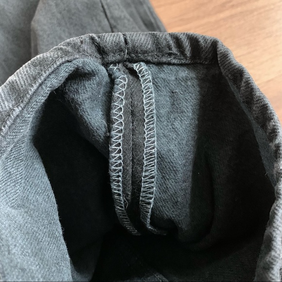 Vintage Levi’s 501 Straight Leg Button Fly Made In Canada - Picture 9 of 16